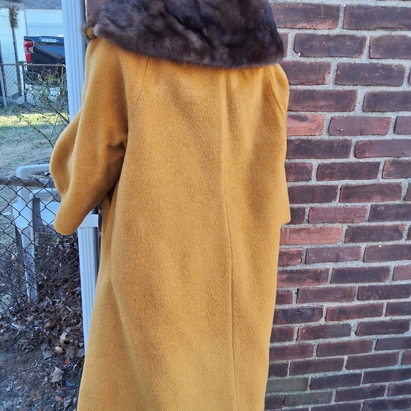 Lilli Ann 1950s mustard pumpkin mohair wing coat with Mink collar - Picture 8 of 16